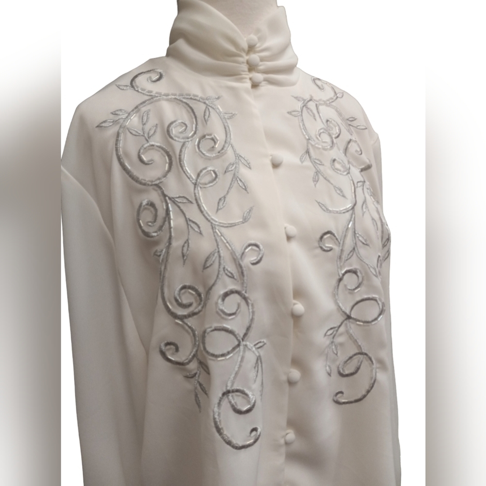 NANCY CRYSTAL GRANNYCORE VINTAGE EMBROIDERED BUTTON DOWN BLOUSE